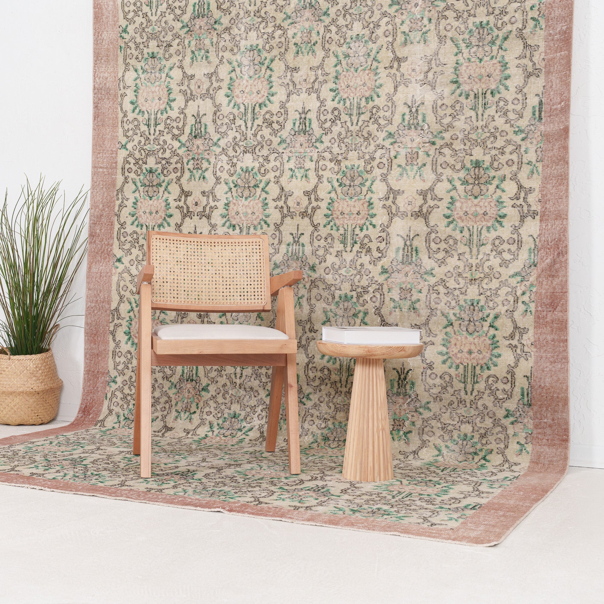 Amdirella - Vintage Turkish Area Rug