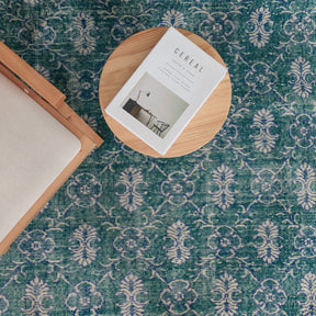 Zaeriness - Vintage Turkish Area Rug