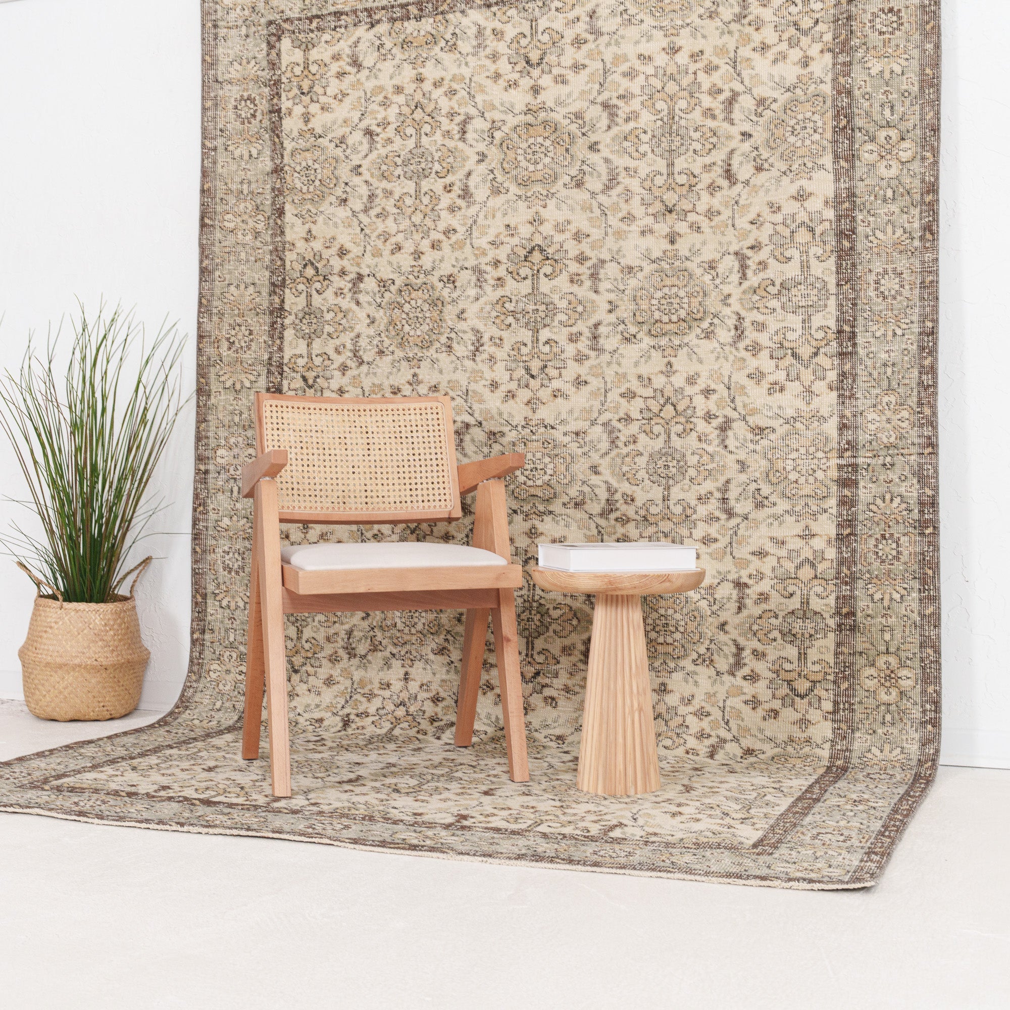 Zaerinara - Vintage Turkish Area Rug