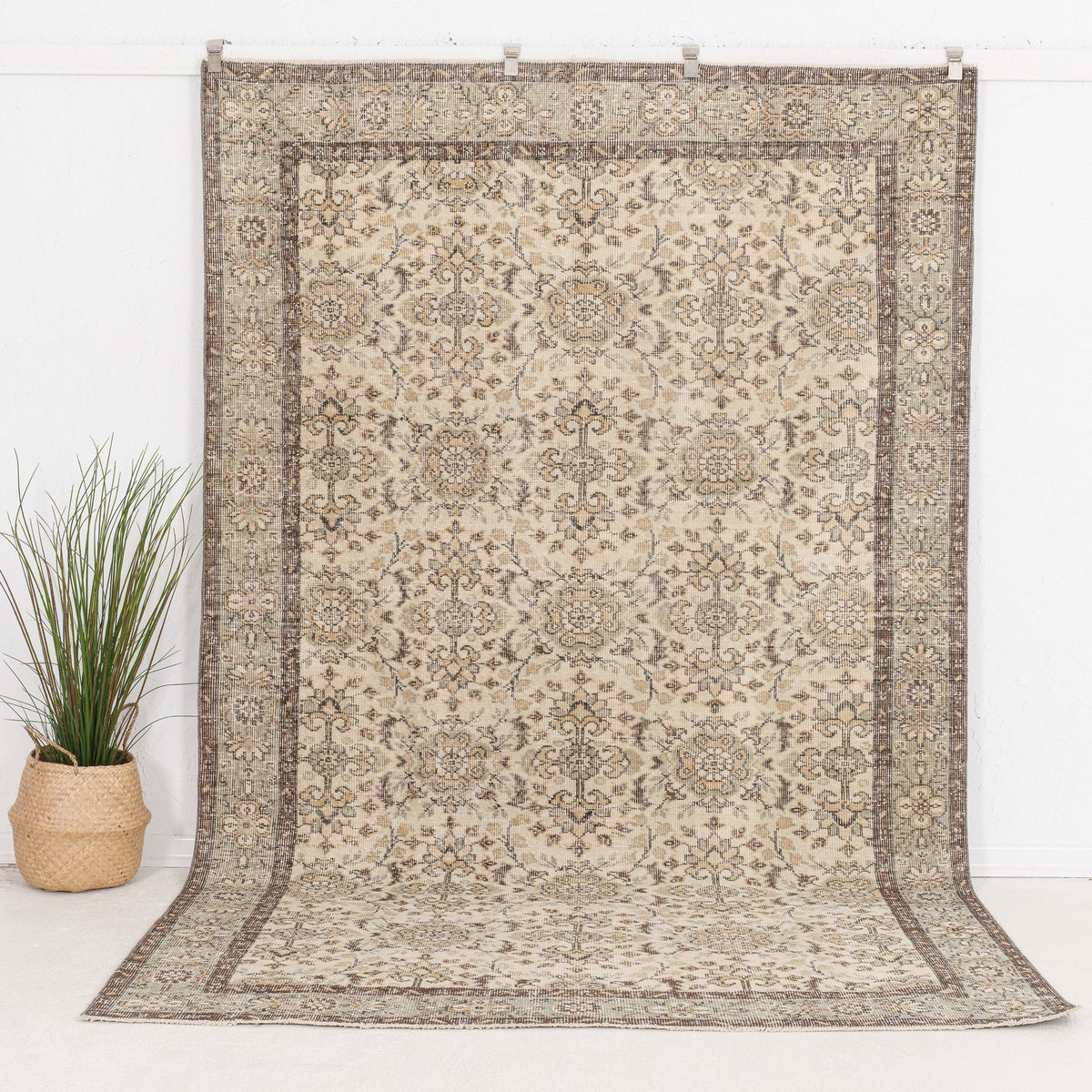 Zaerinara - Vintage Turkish Area Rug