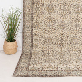 Zaerinara - Vintage Turkish Area Rug