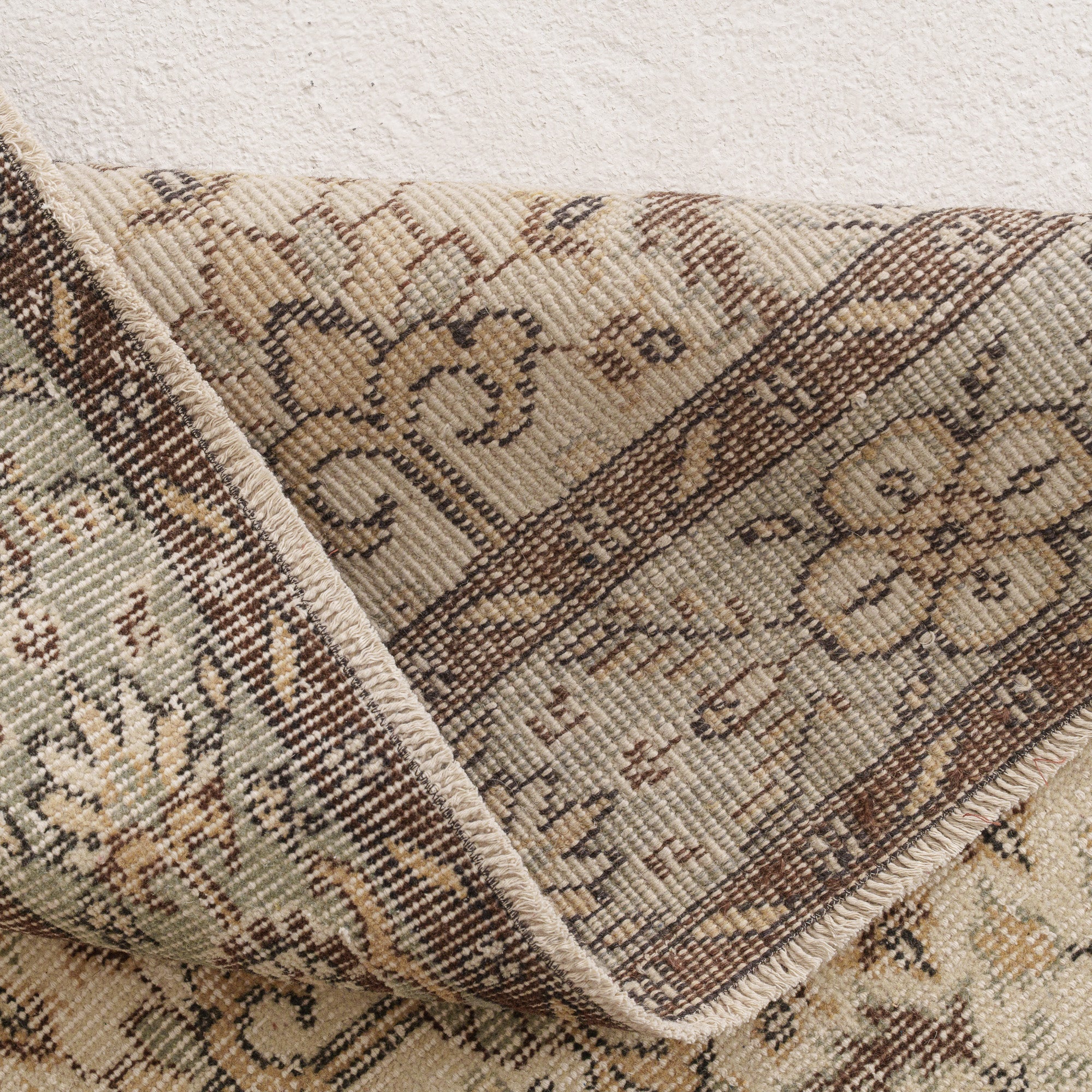 Zaerinara - Vintage Turkish Area Rug