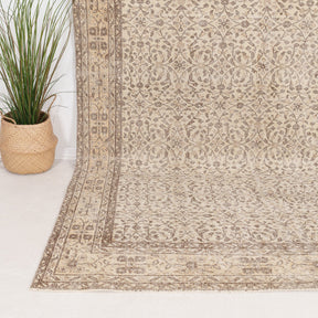 Zaerinena - Vintage Turkish Area Rug