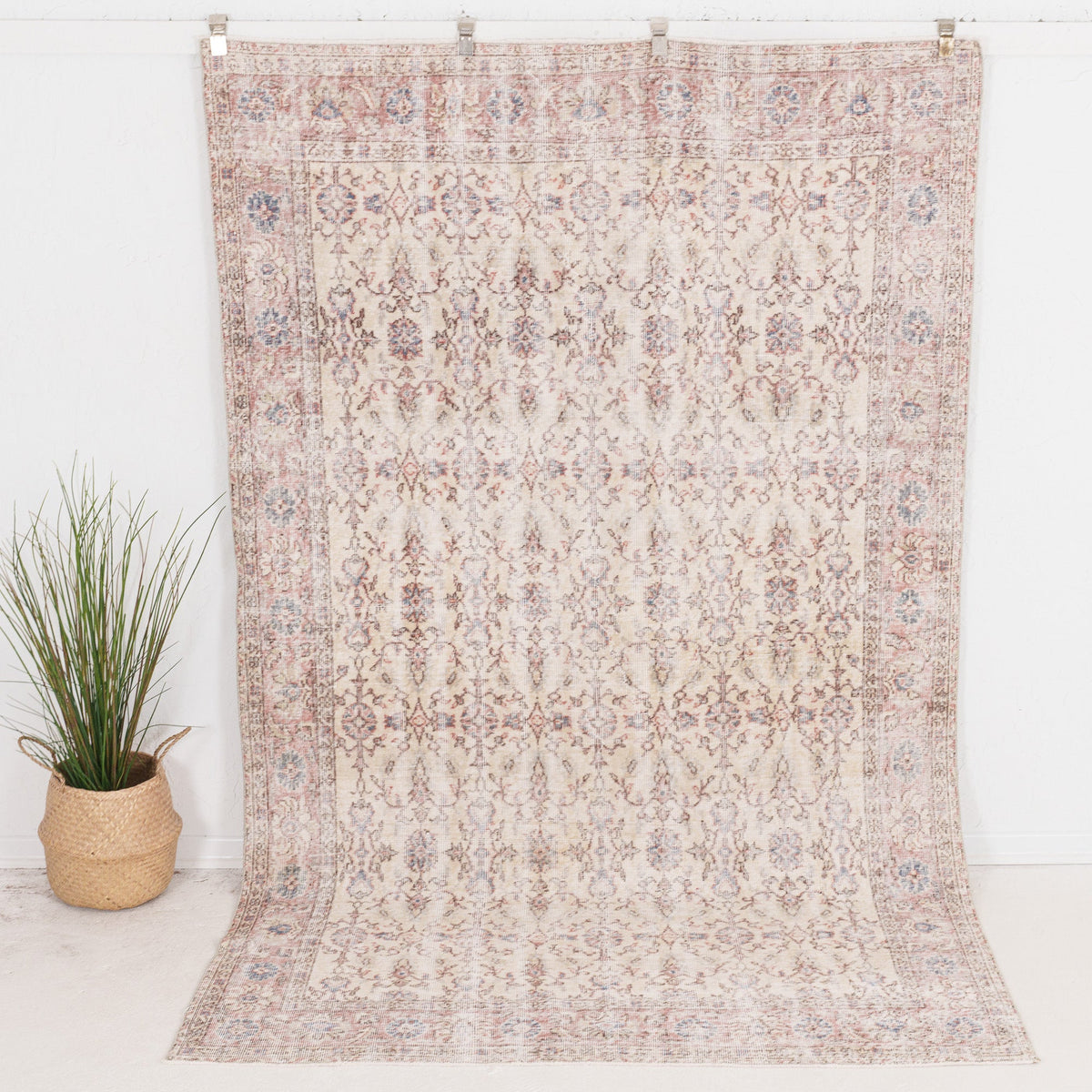 Yaelisia - Vintage Turkish Area Rug