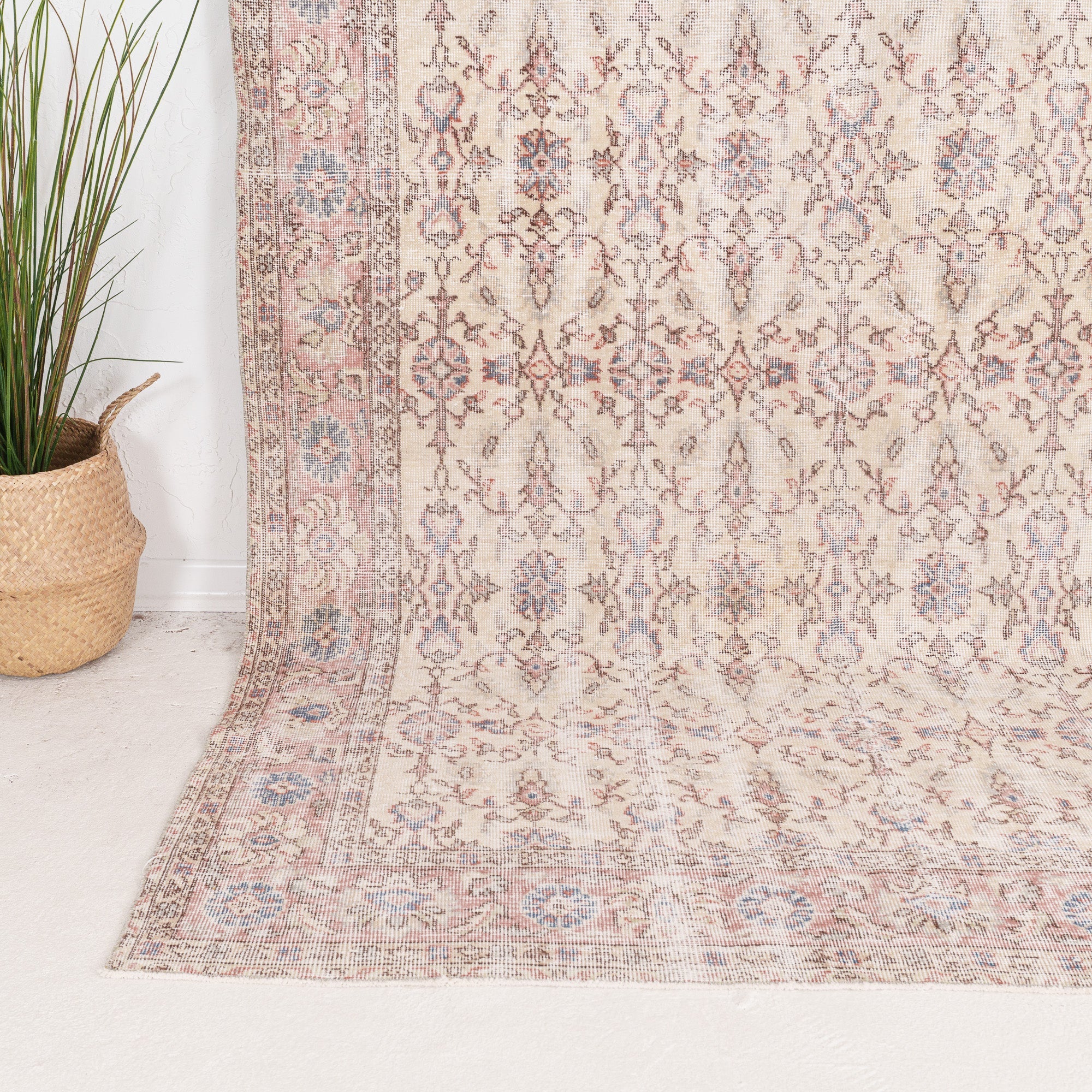 Yaelisia - Vintage Turkish Area Rug