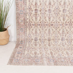 Yaelisia - Vintage Turkish Area Rug