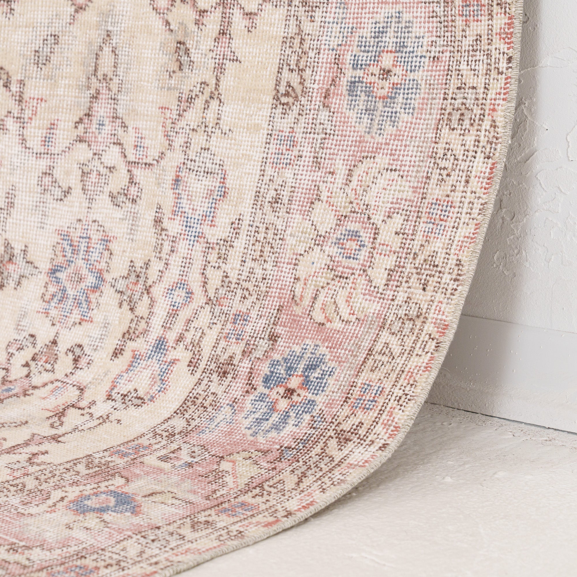 Yaelisia - Vintage Turkish Area Rug