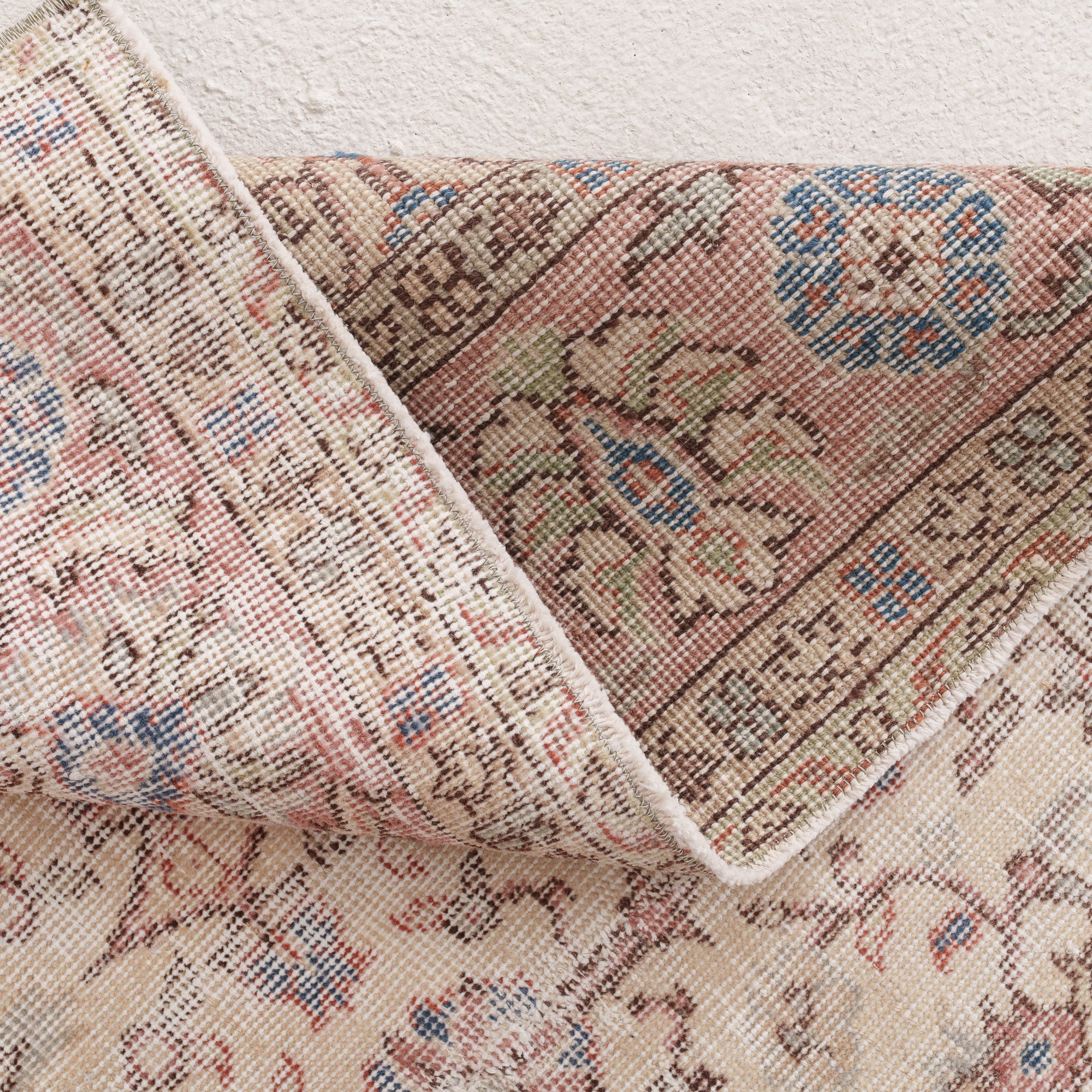 Yaelisia - Vintage Turkish Area Rug