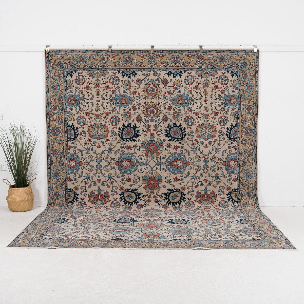 Lysendre - Vintage Turkish Area Rug