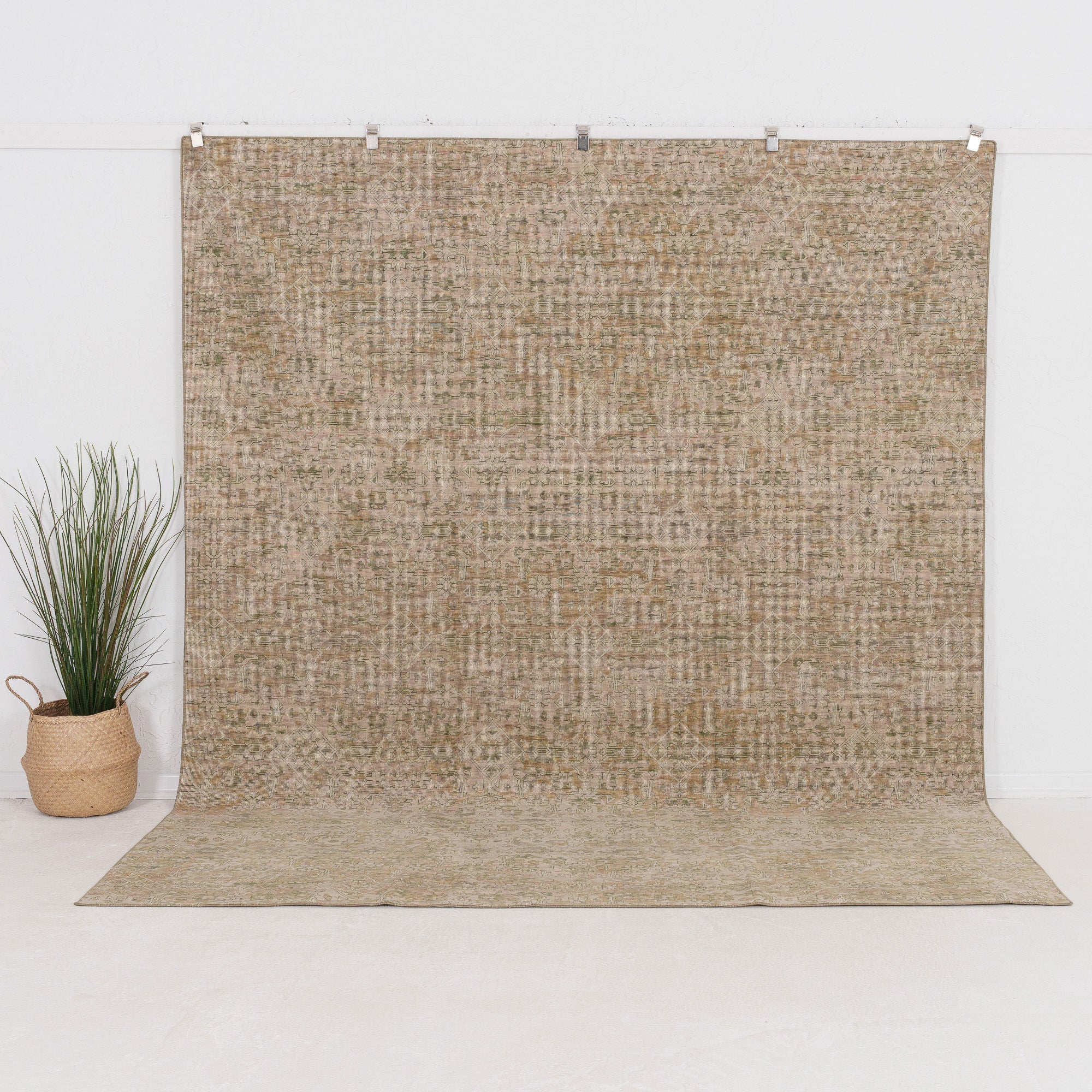 Iaeless - Vintage Turkish Area Rug