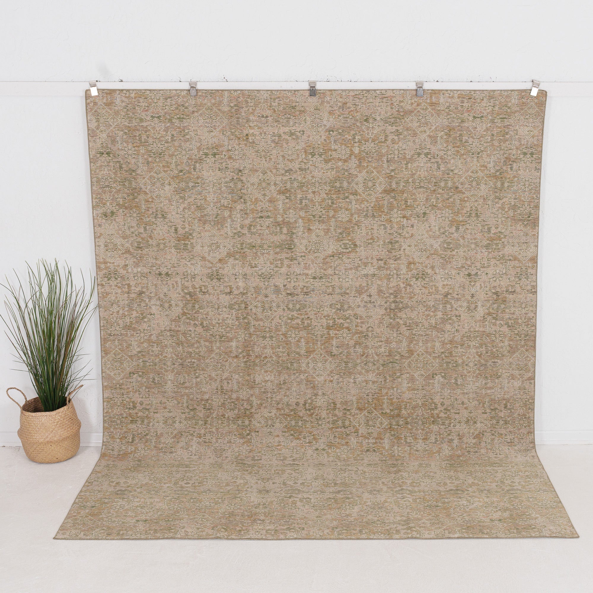 Iaeless - Vintage Turkish Area Rug