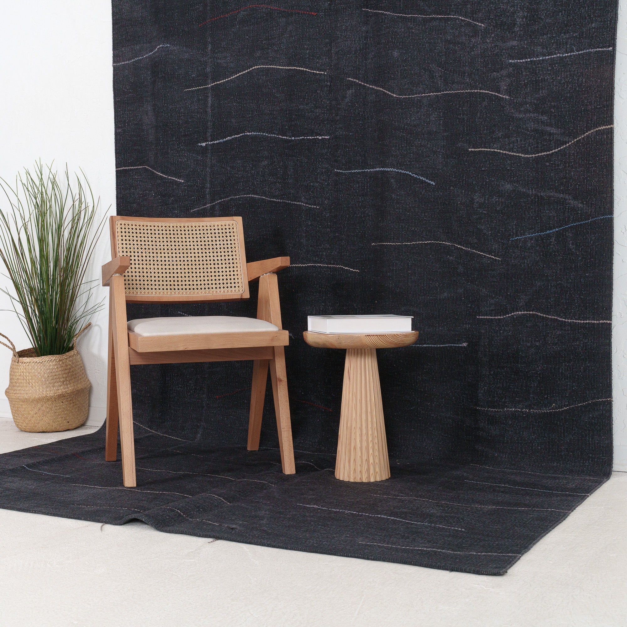 Qaelinine - Vintage Turkish Area Rug