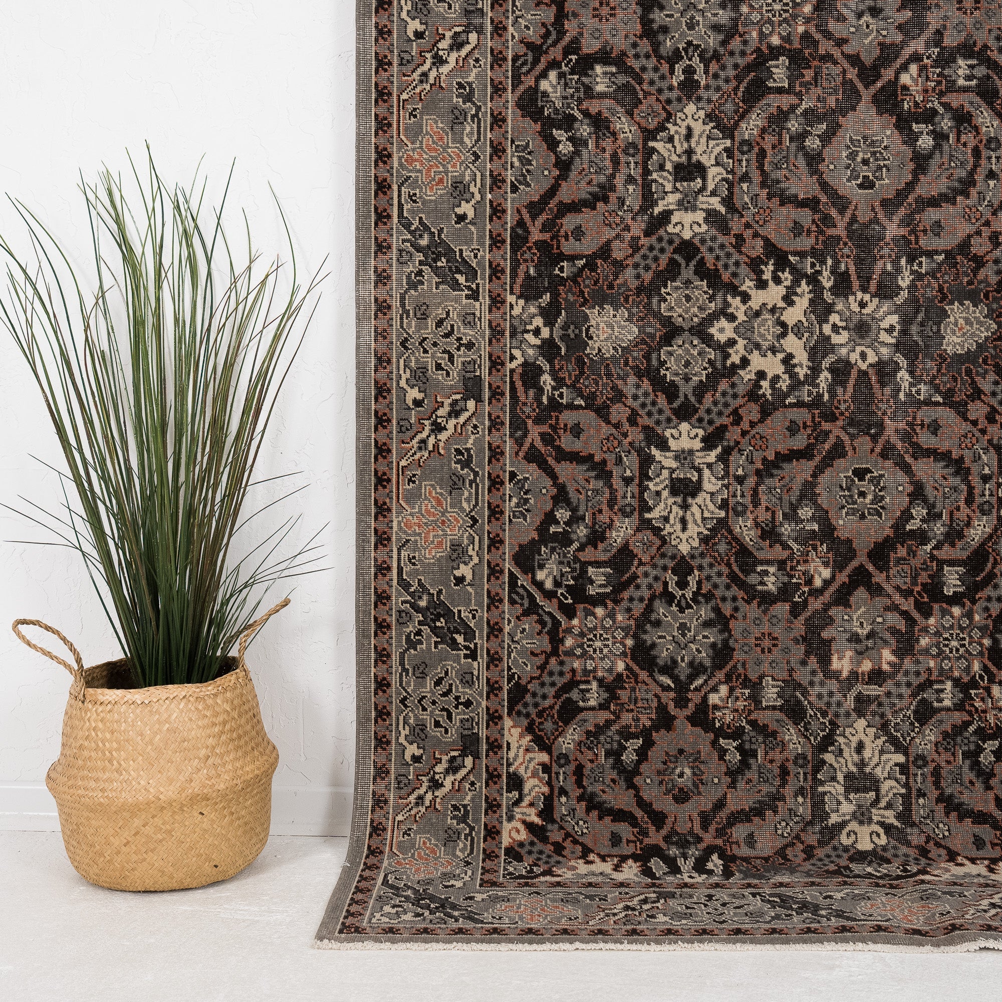 Calyandria - Vintage Turkish Area Rug