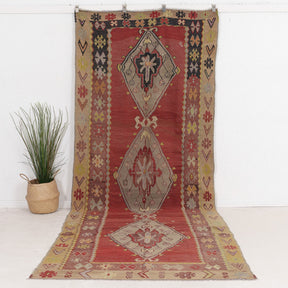 Qaelinena - Vintage Turkish Area Rug