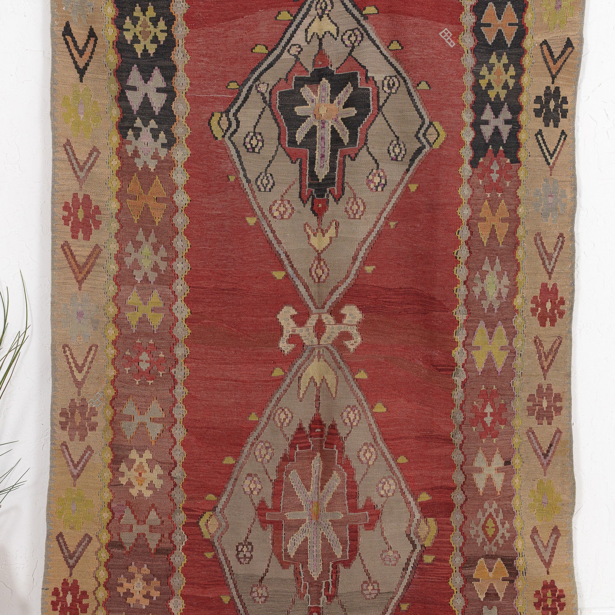 Qaelinena - Vintage Turkish Area Rug