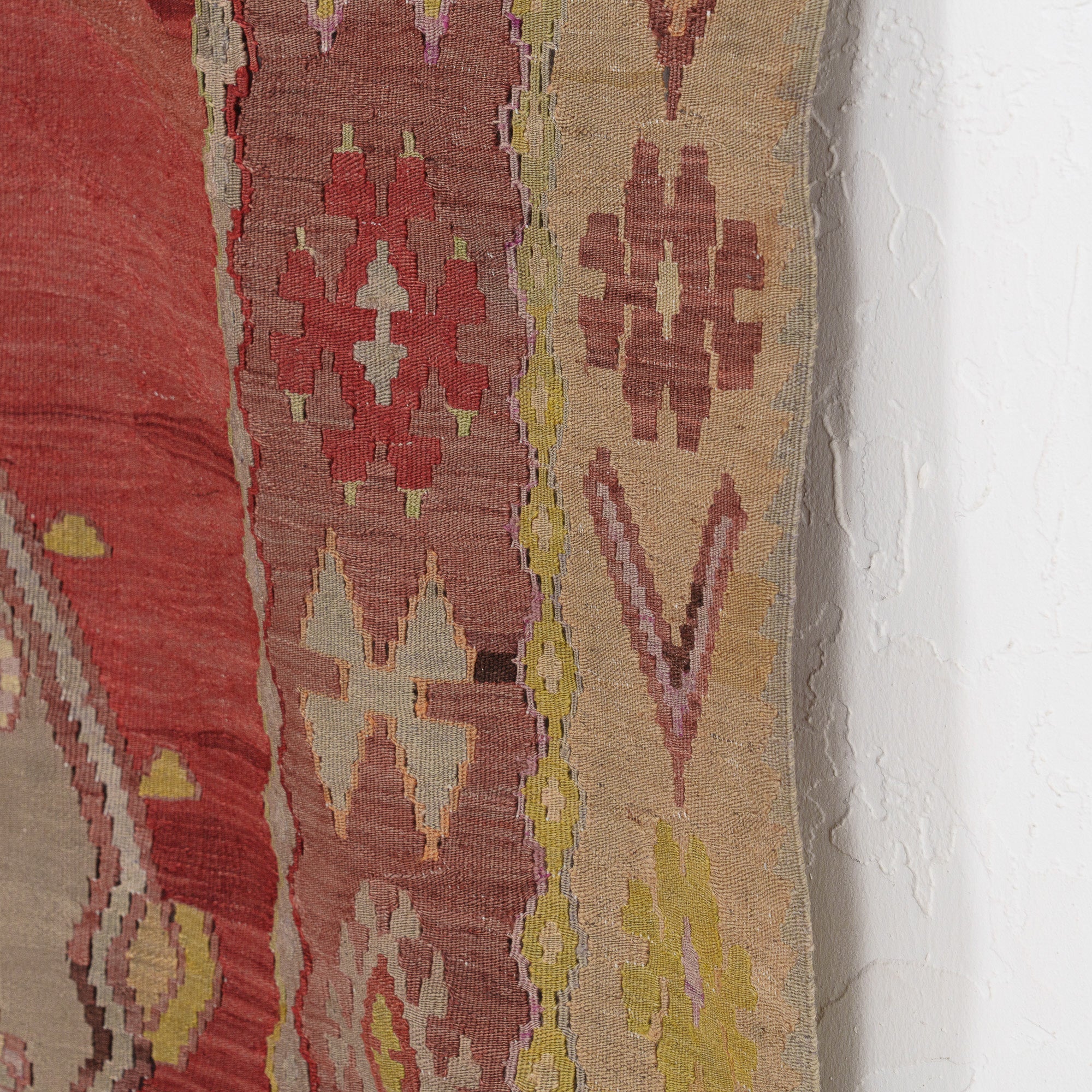 Qaelinena - Vintage Turkish Area Rug