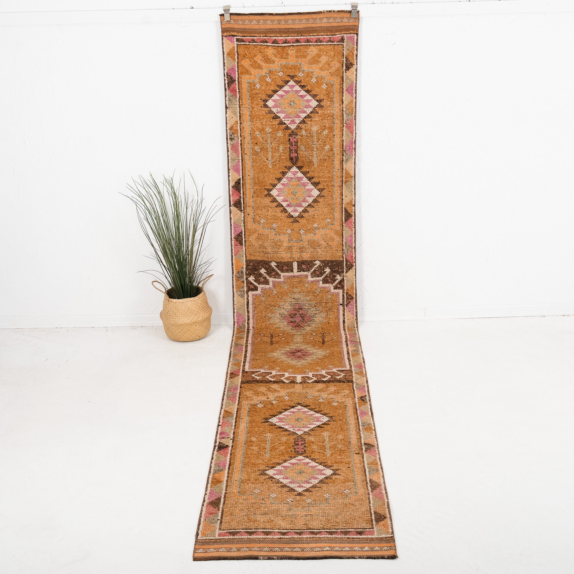 Kaeloria - Vintage Turkish Runner Rug