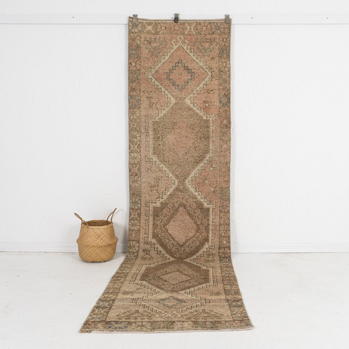 beige vintage 3x10 runner rug - perfect for the entryway, hallway, bedroom, kitchen