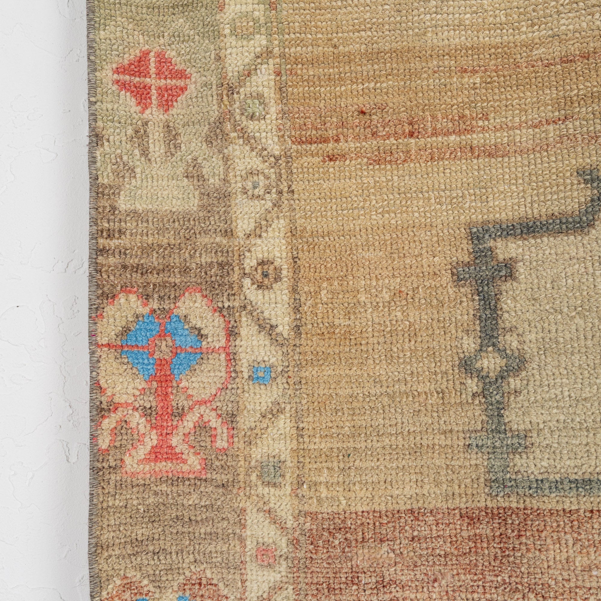 Thais - Handmade Turkish Rug, Rich in Tradition