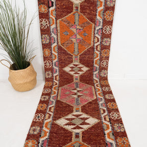 Vaeloria - Vintage Turkish Runner Rug