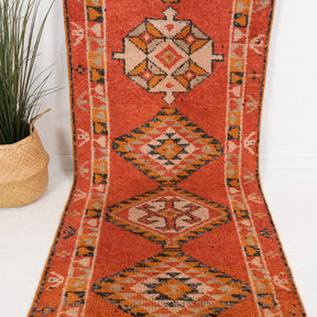 Calyssaen - Vintage Turkish Runner Rug