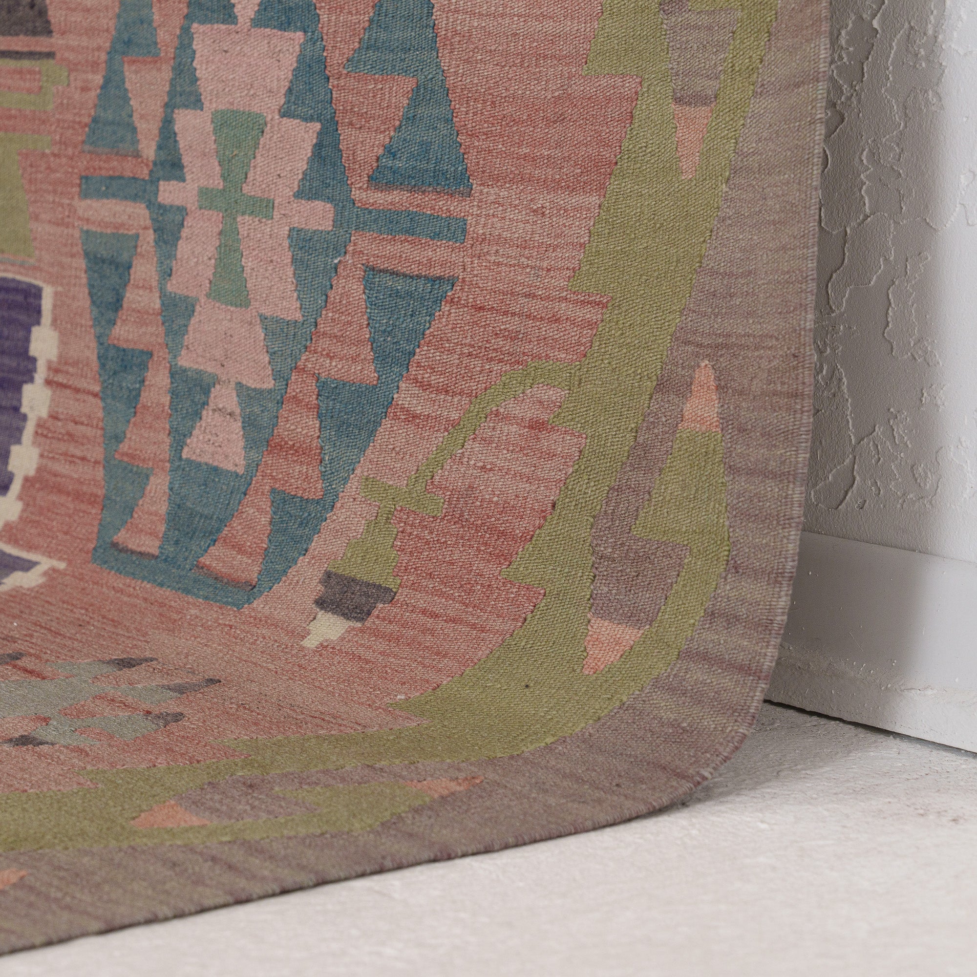 Naelisis - Vintage Turkish Area Rug