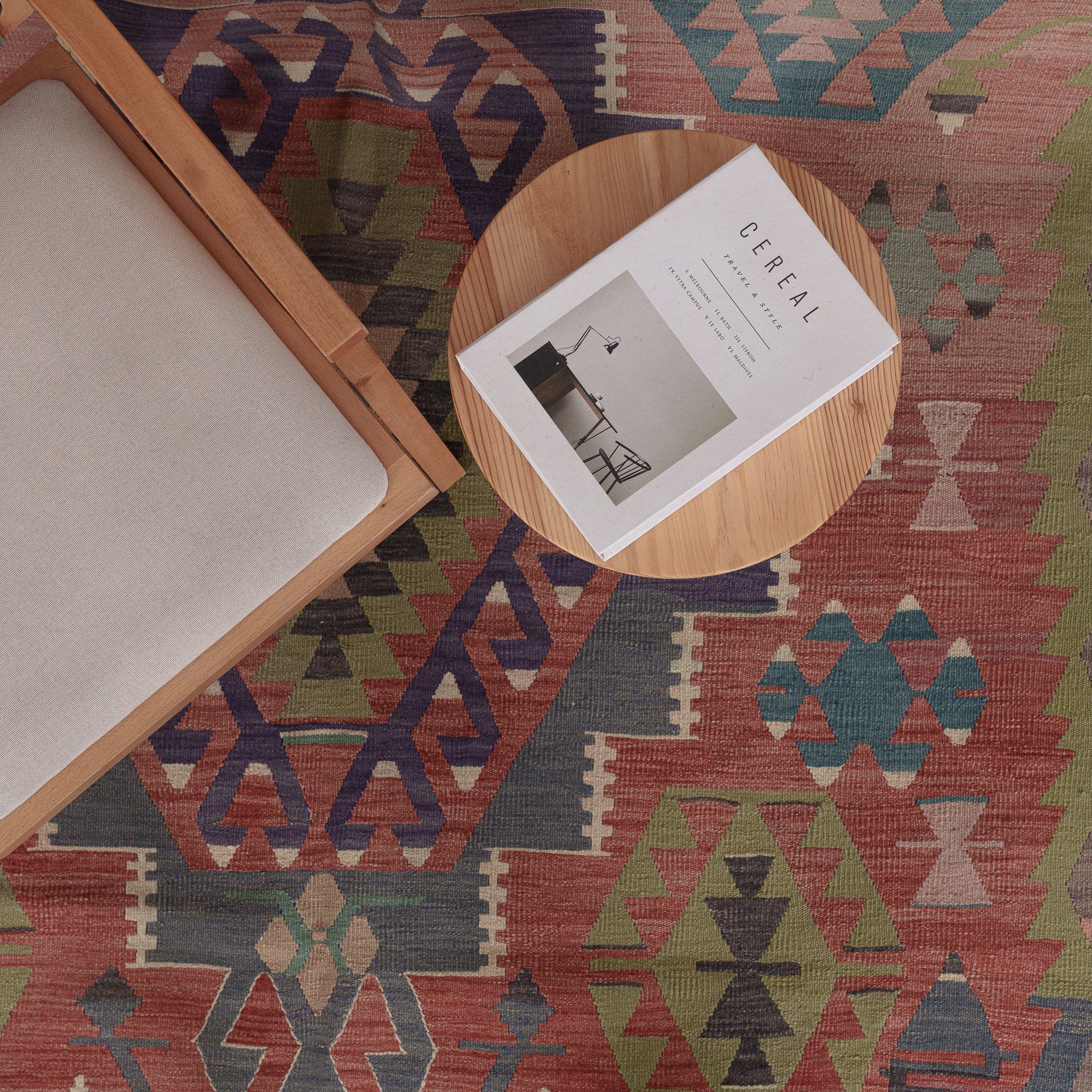 Naelisis - Vintage Turkish Area Rug