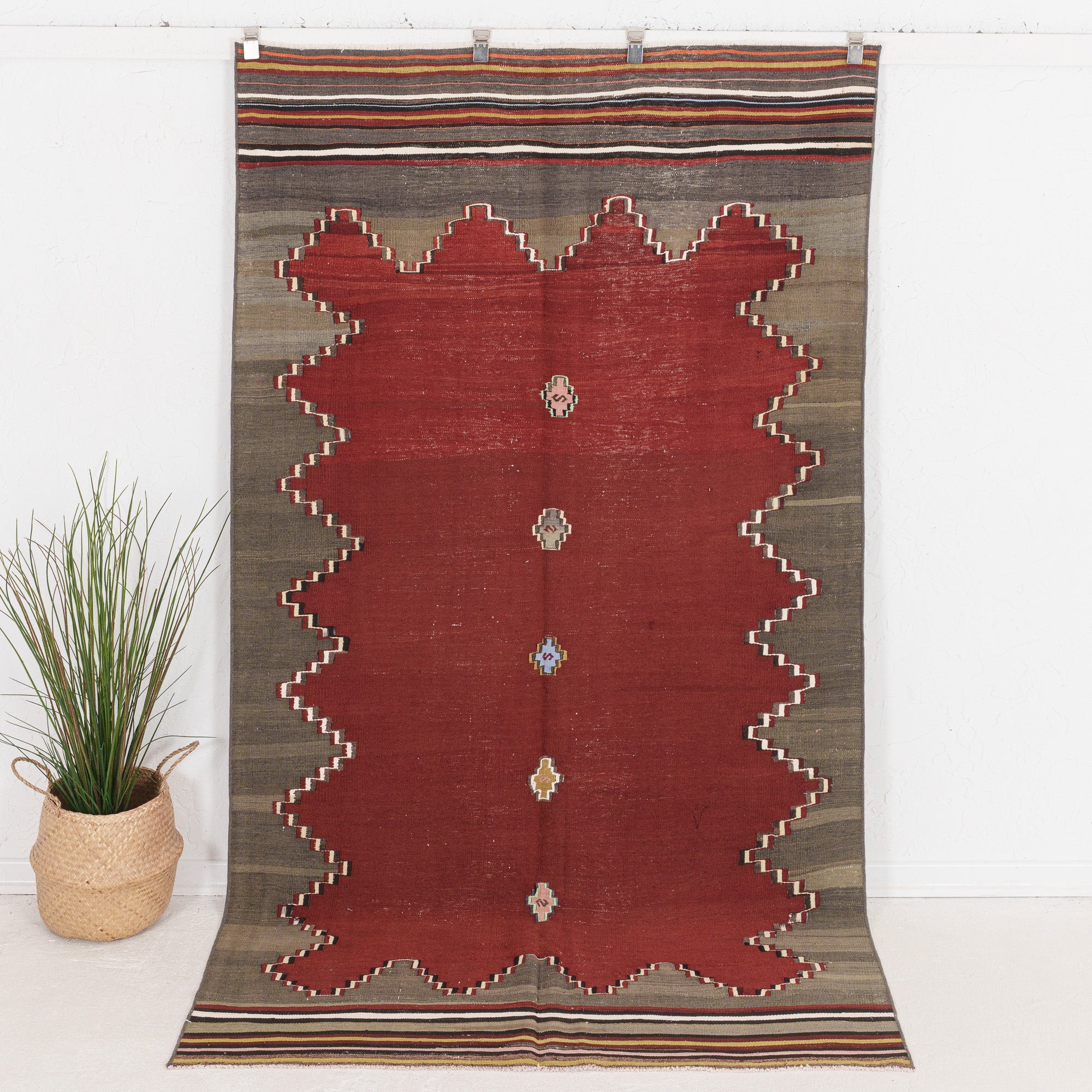 Vaelisis - Vintage Turkish Area Rug