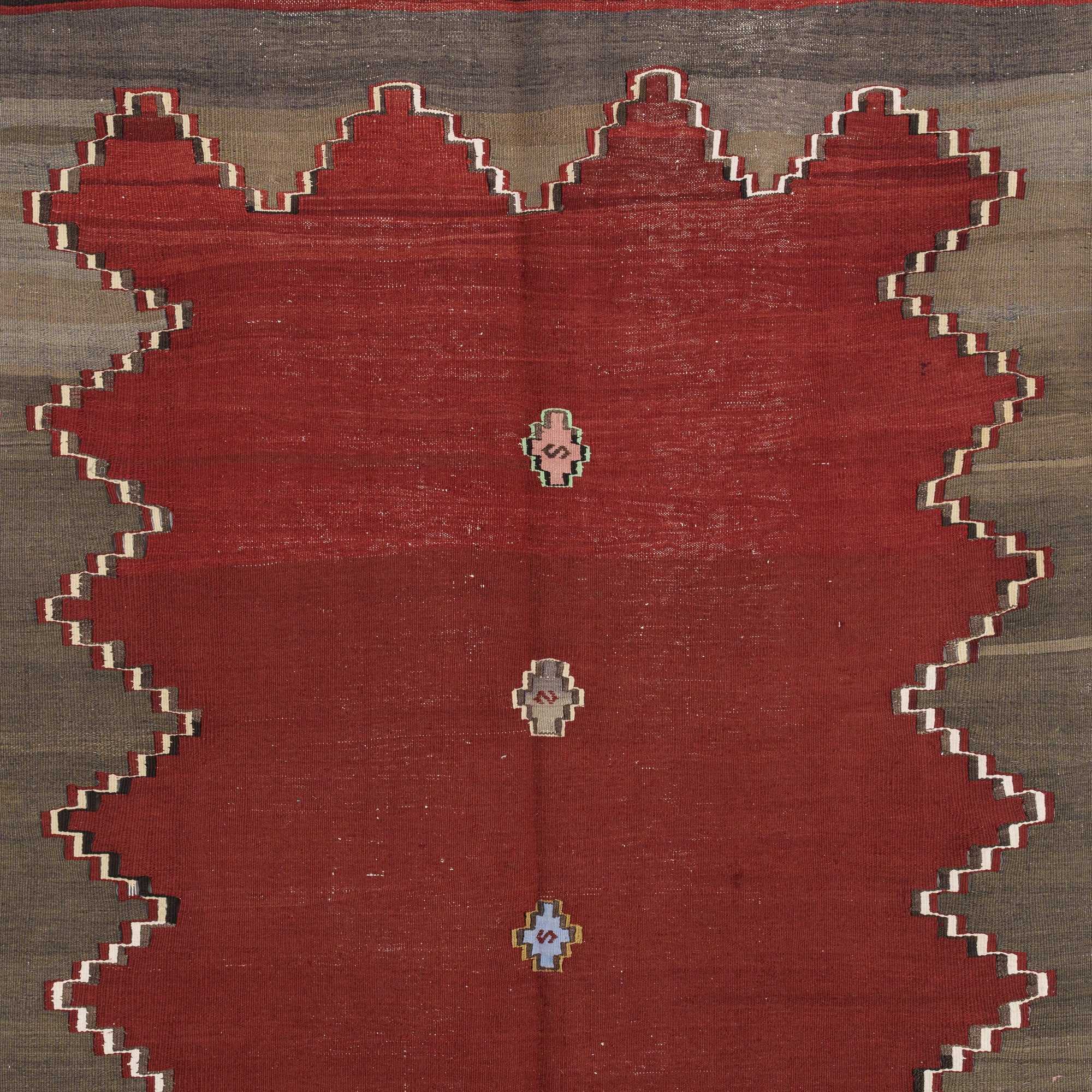 Vaelisis - Vintage Turkish Area Rug