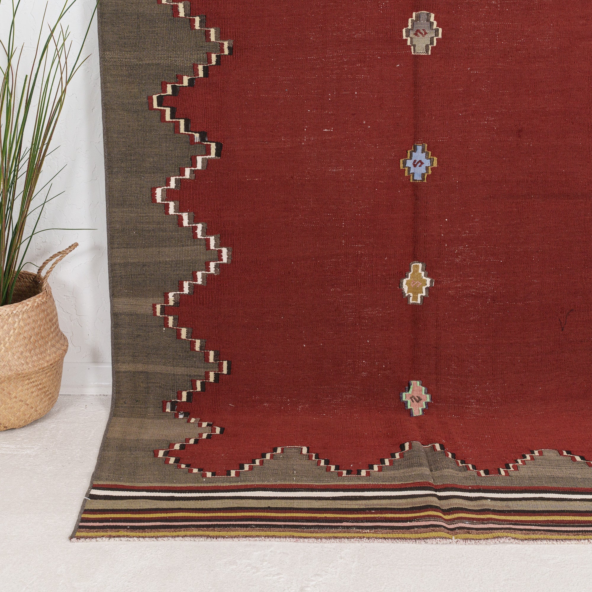 Vaelisis - Vintage Turkish Area Rug