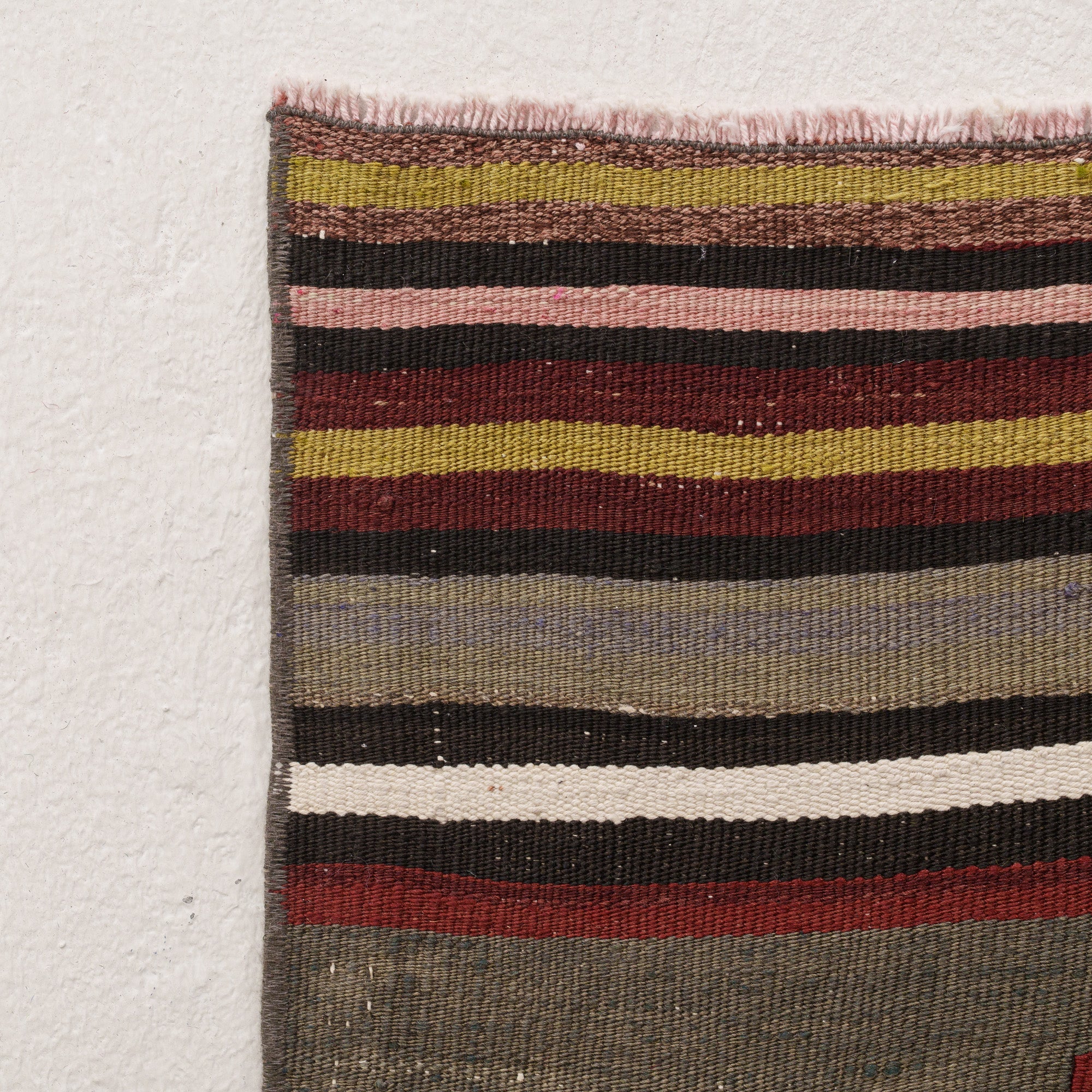 Vaelisis - Vintage Turkish Area Rug