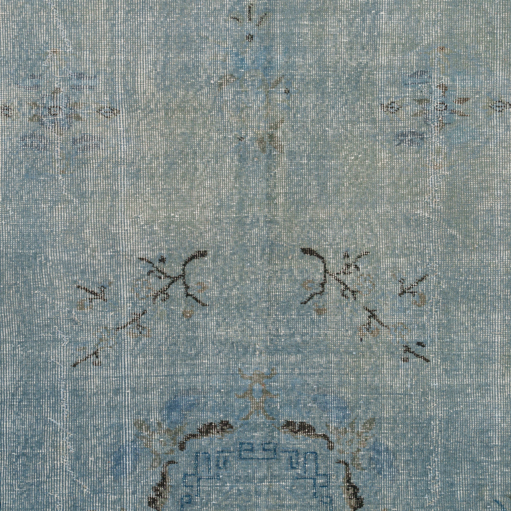 Xaerisis - Vintage Turkish Area Rug