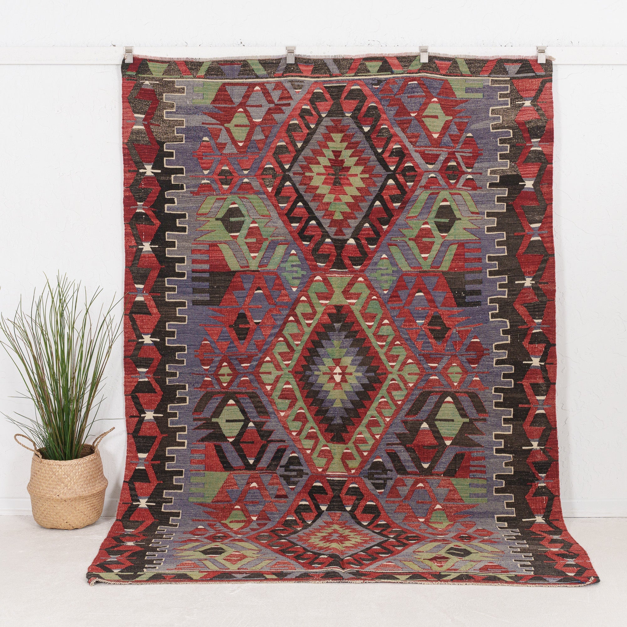 Vaelisia - Vintage Turkish Area Rug