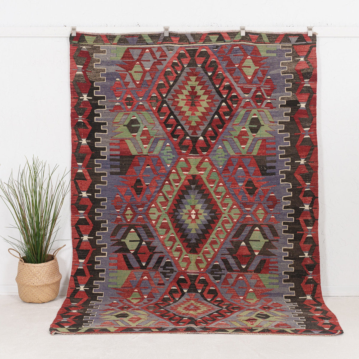 Vaelisia - Vintage Turkish Area Rug
