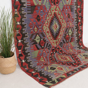 Vaelisia - Vintage Turkish Area Rug