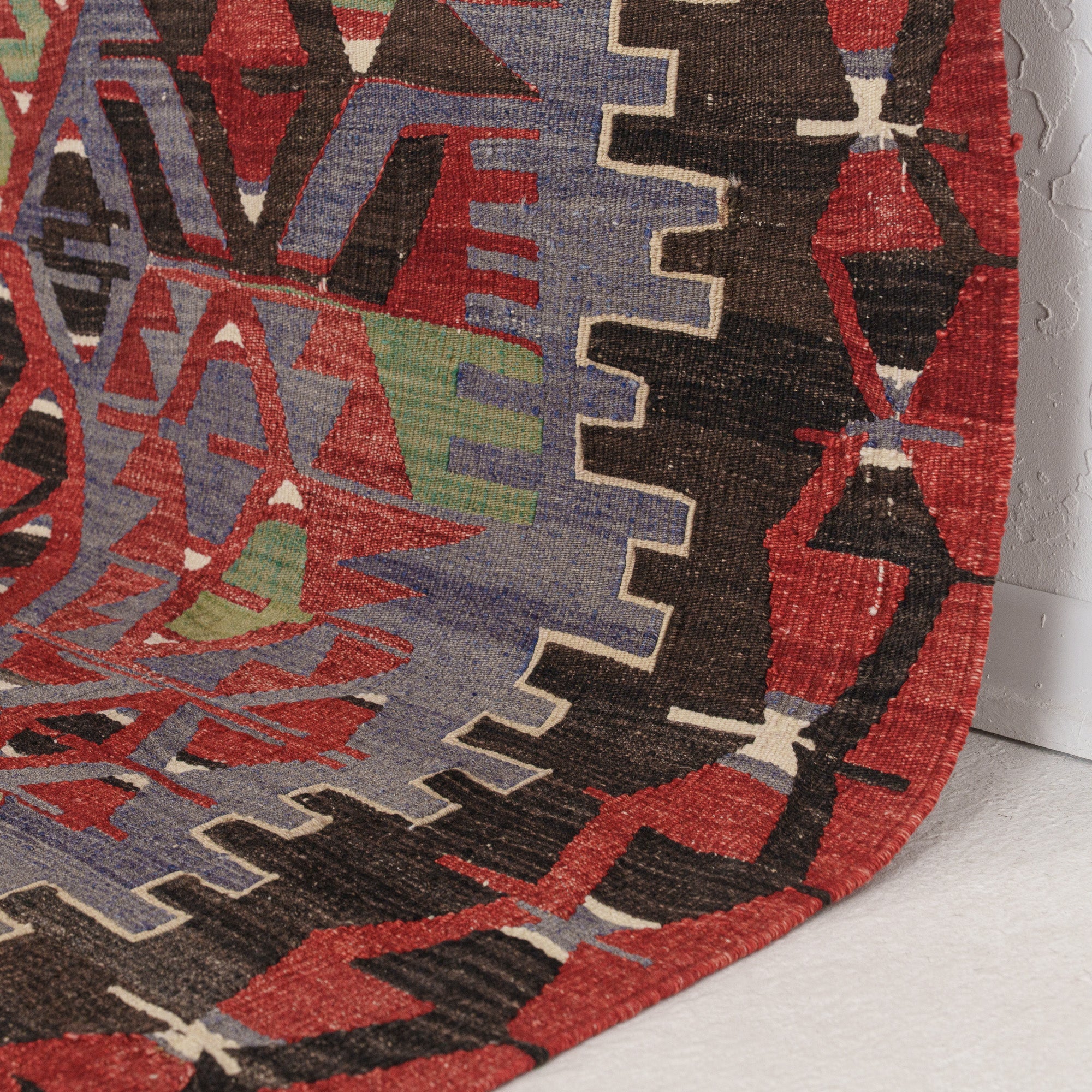 Vaelisia - Vintage Turkish Area Rug