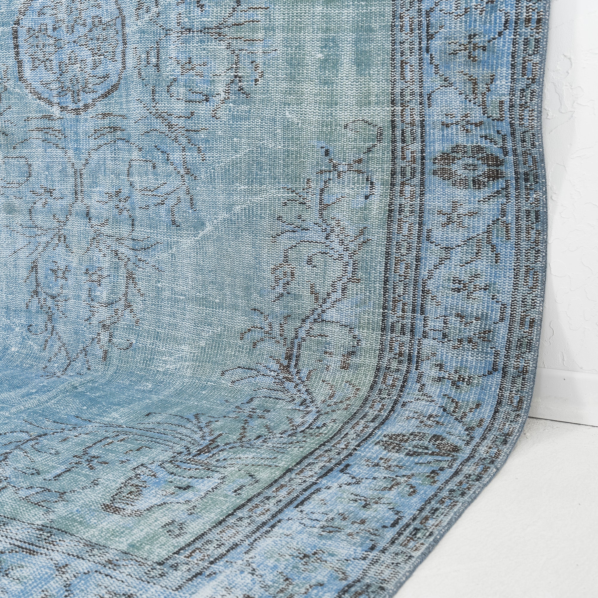 Taliora - Vintage Turkish Area Rug