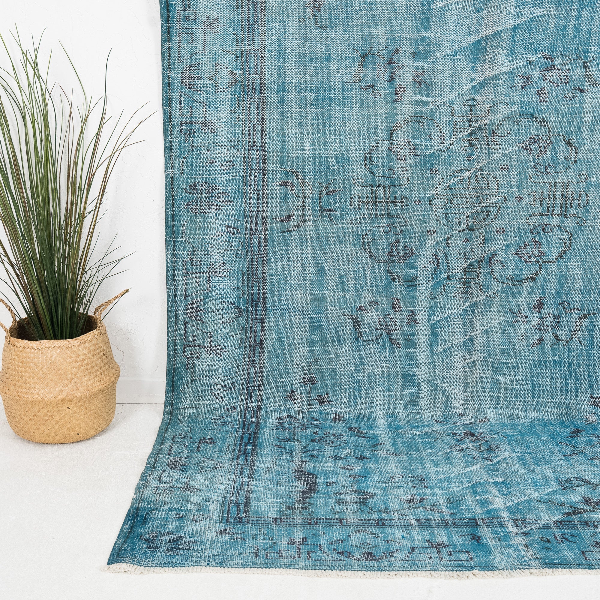 Zelarise - Vintage Turkish Area Rug