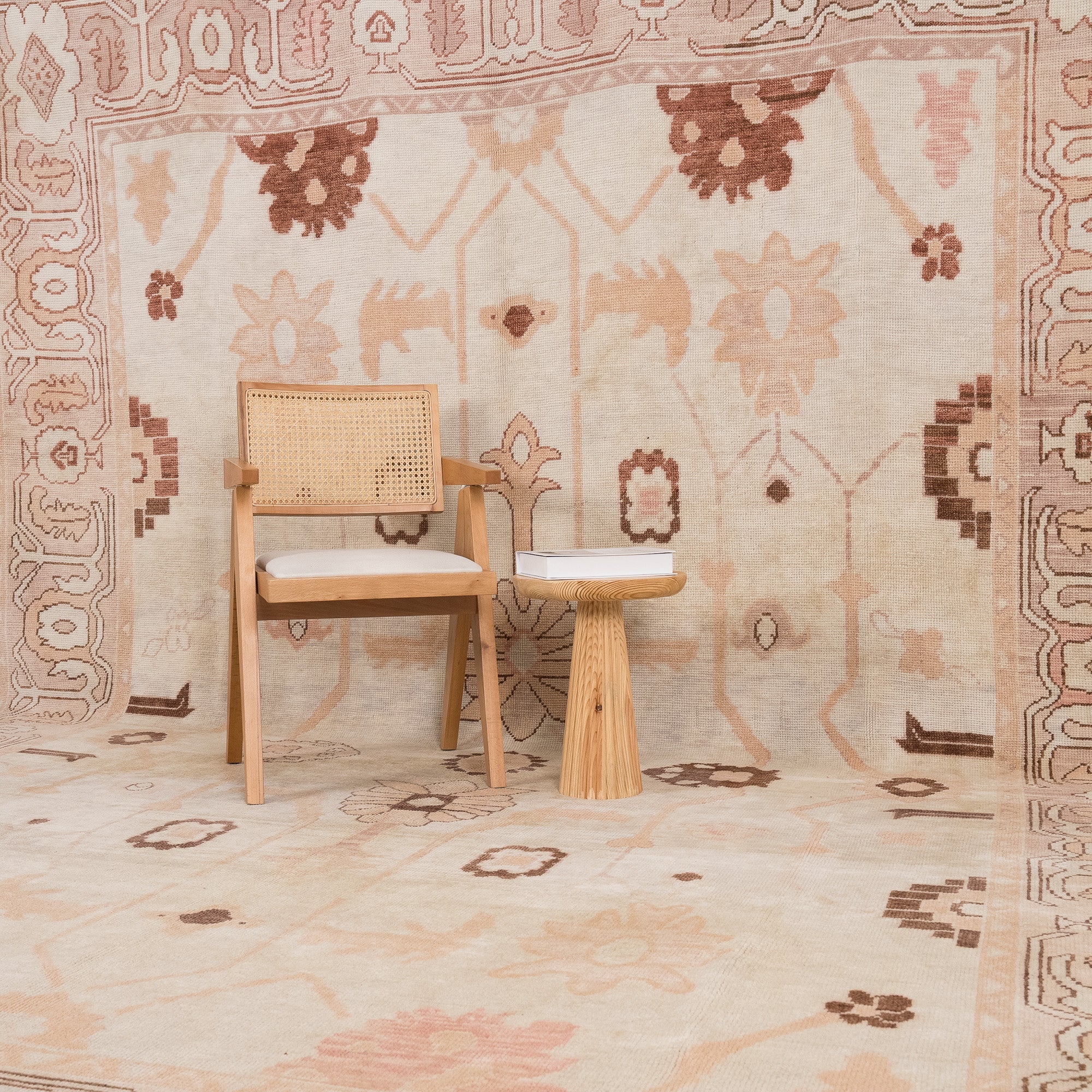 Velindraea - Vintage Turkish Area Rug