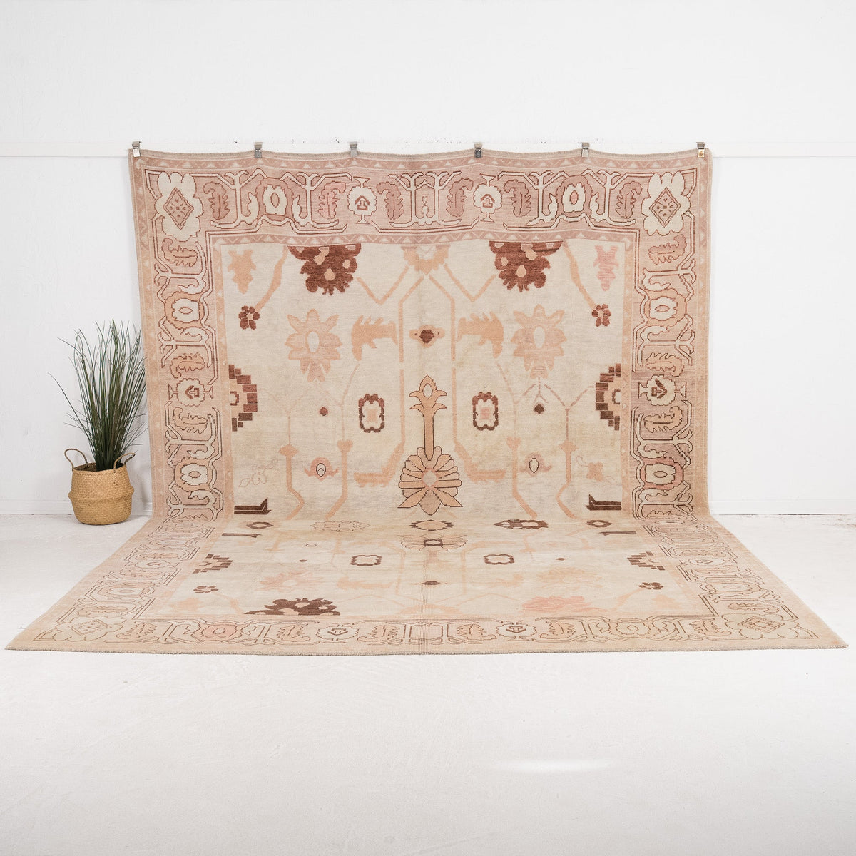 Velindraea - Vintage Turkish Area Rug