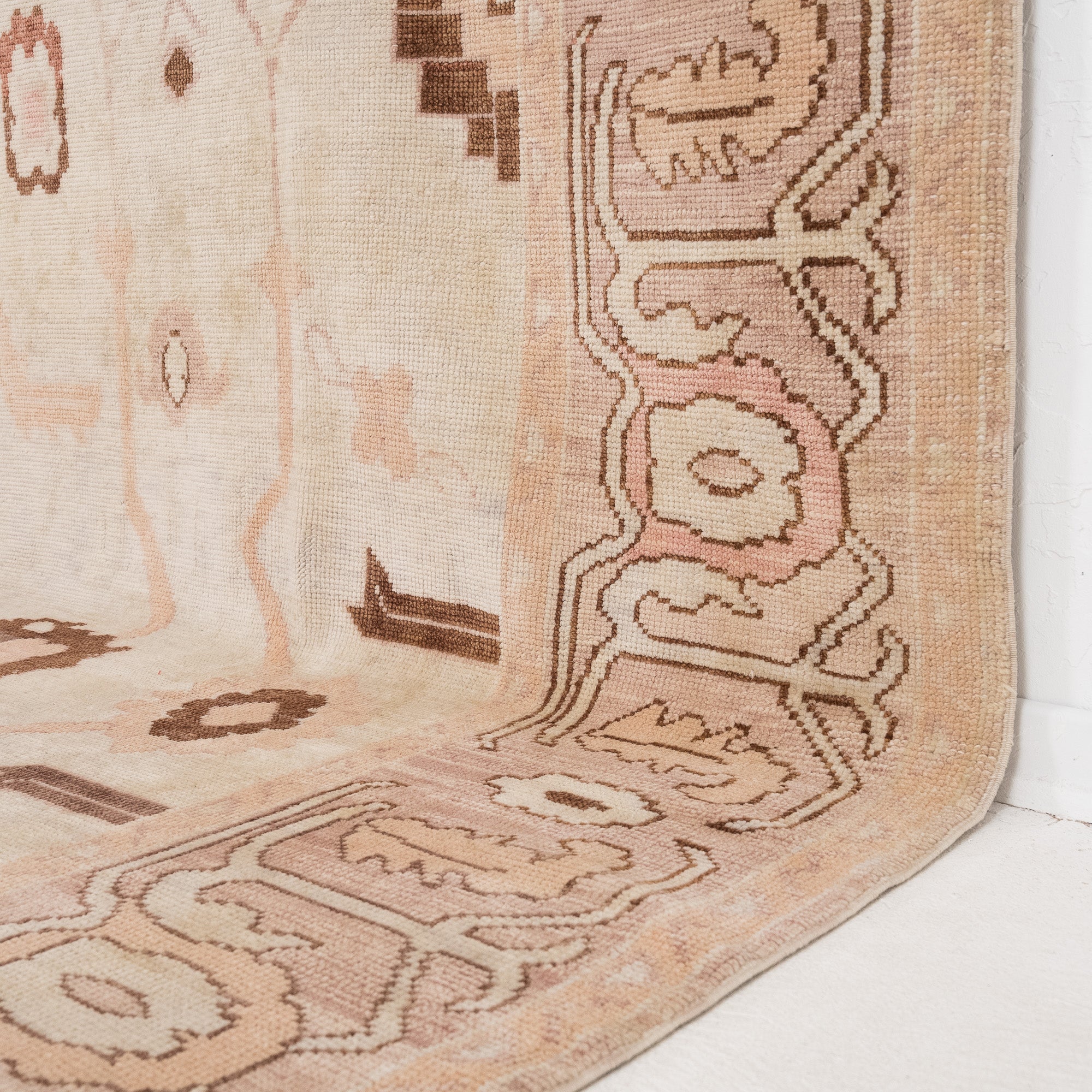 Velindraea - Vintage Turkish Area Rug