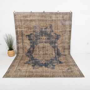 Viorenne - Vintage Turkish Area Rug