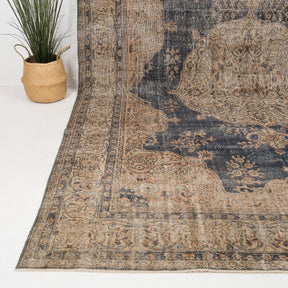 Viorenne - Vintage Turkish Area Rug