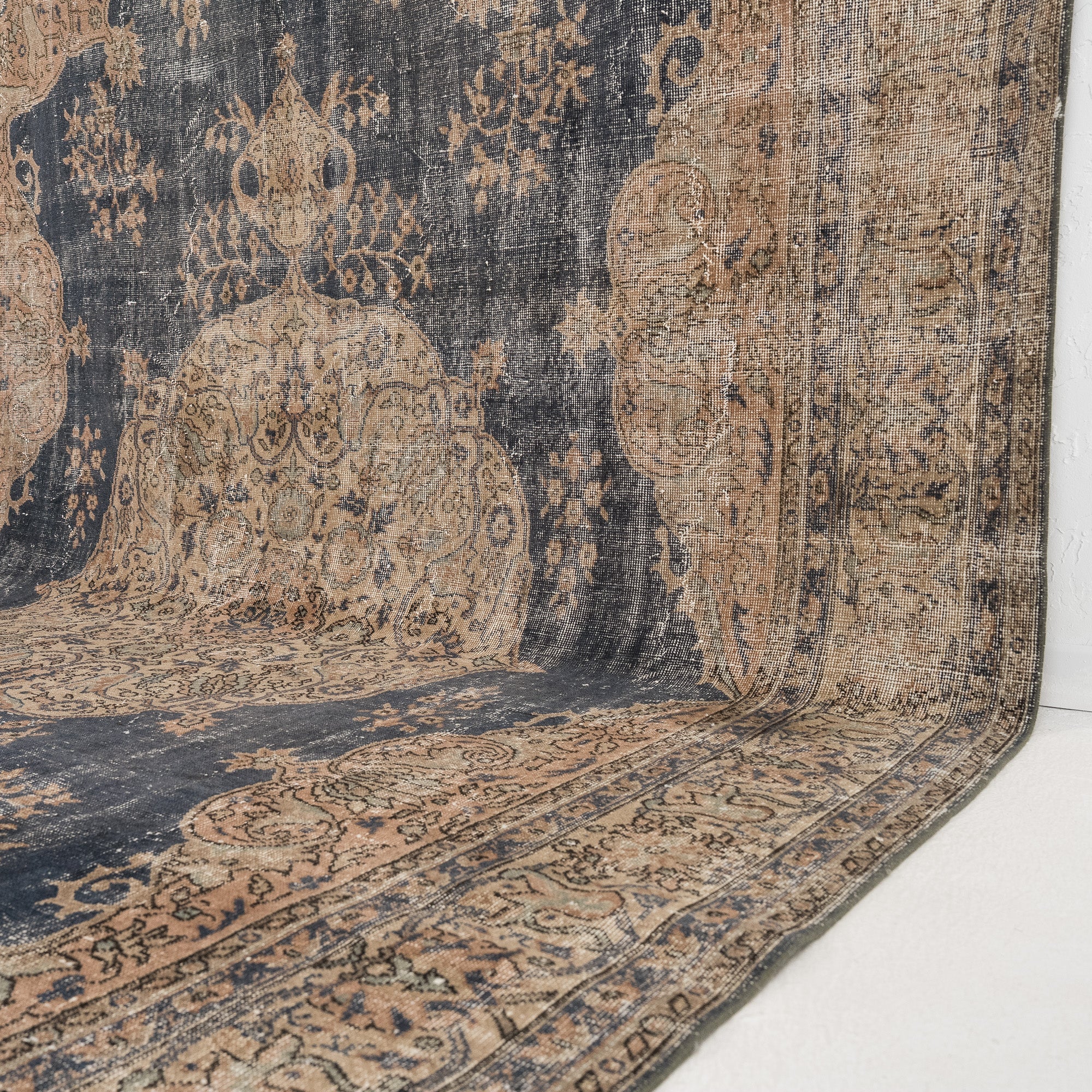 Viorenne - Vintage Turkish Area Rug