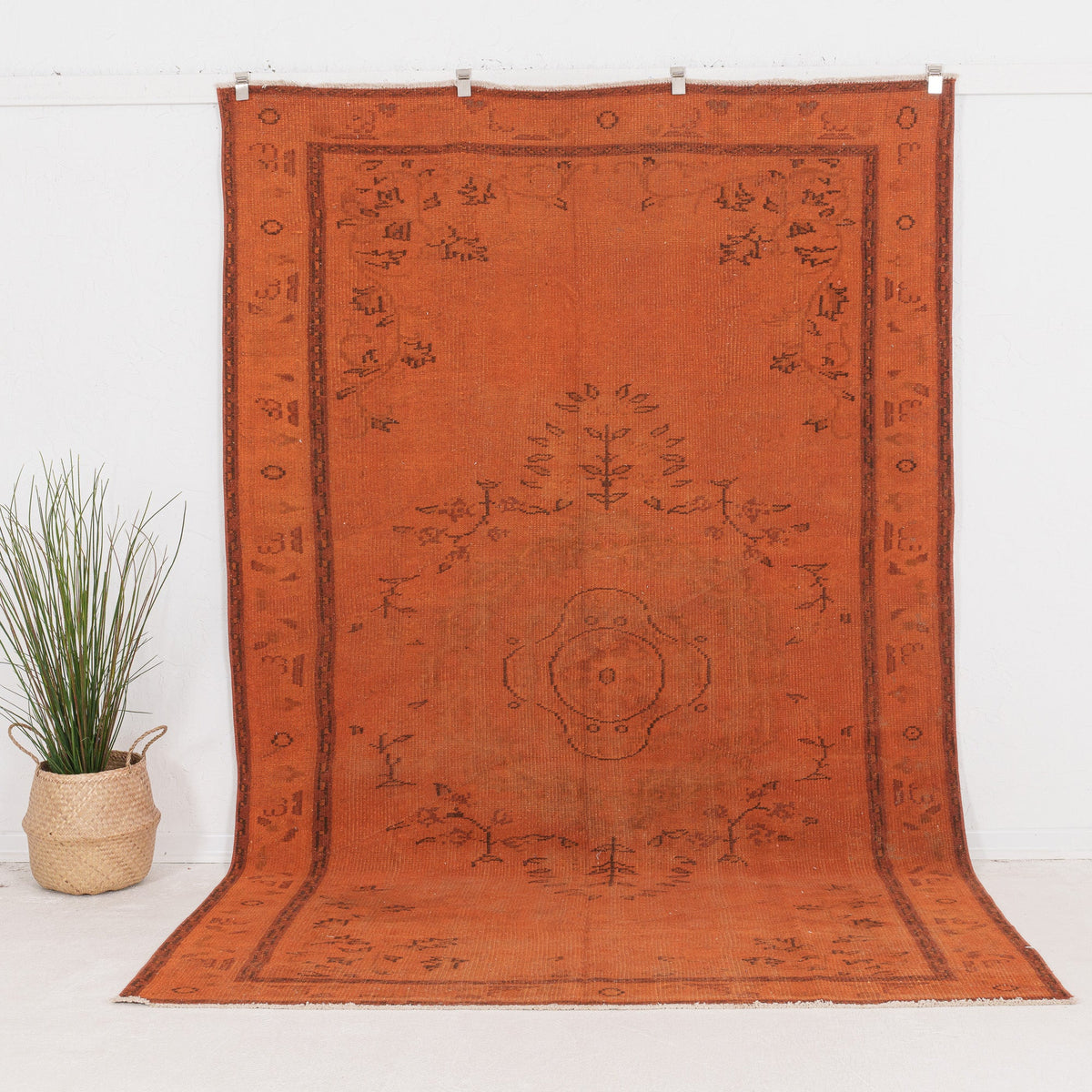 Xaerisine - Vintage Turkish Area Rug