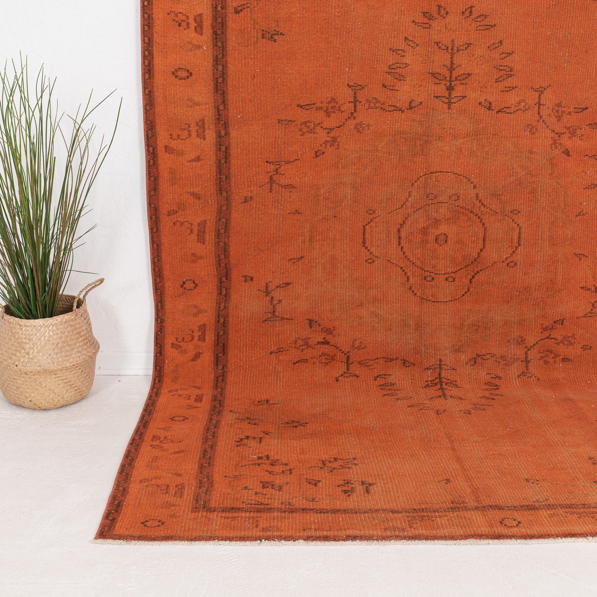 Xaerisine - Vintage Turkish Area Rug