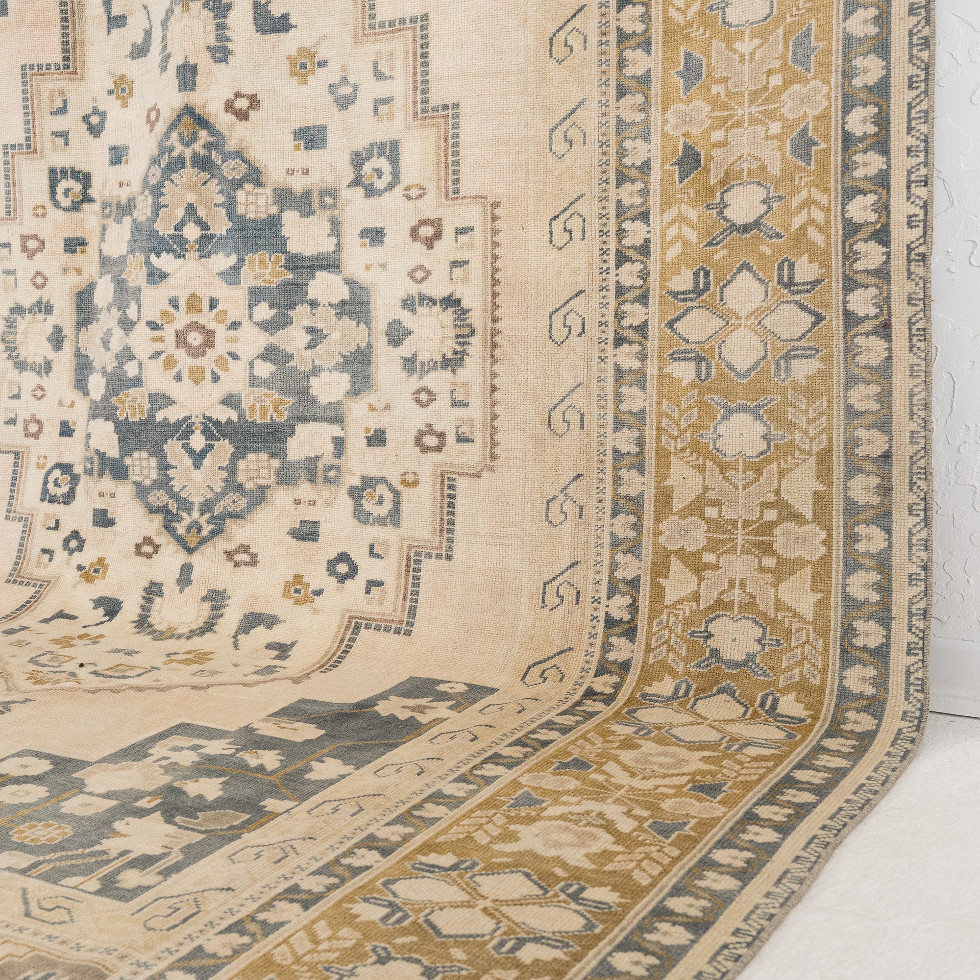 Elsinoria - Vintage Turkish Area Rug
