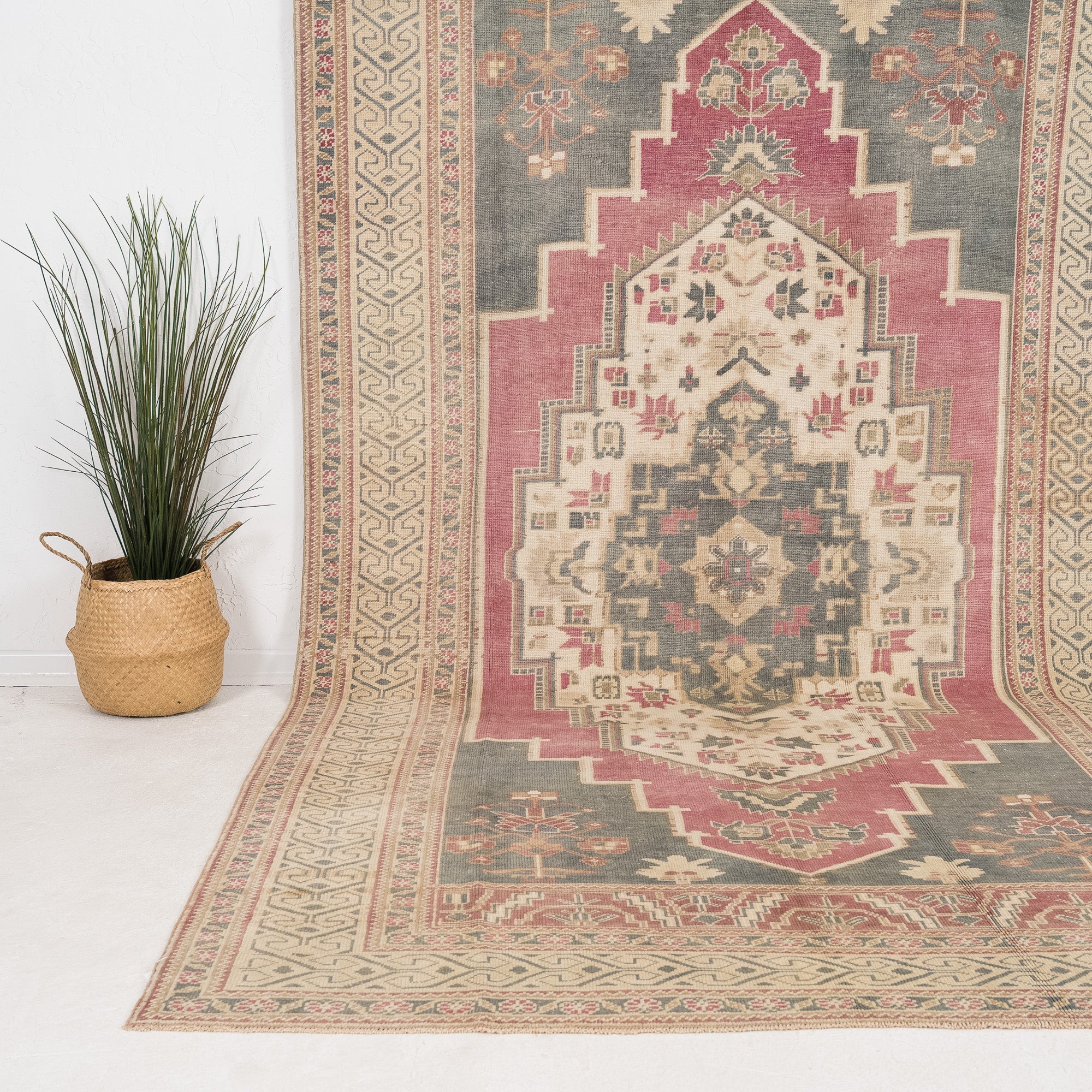 6' x 11' - Vintage Turkish Area Rug, Beige - Talivora | Kuden Rugs