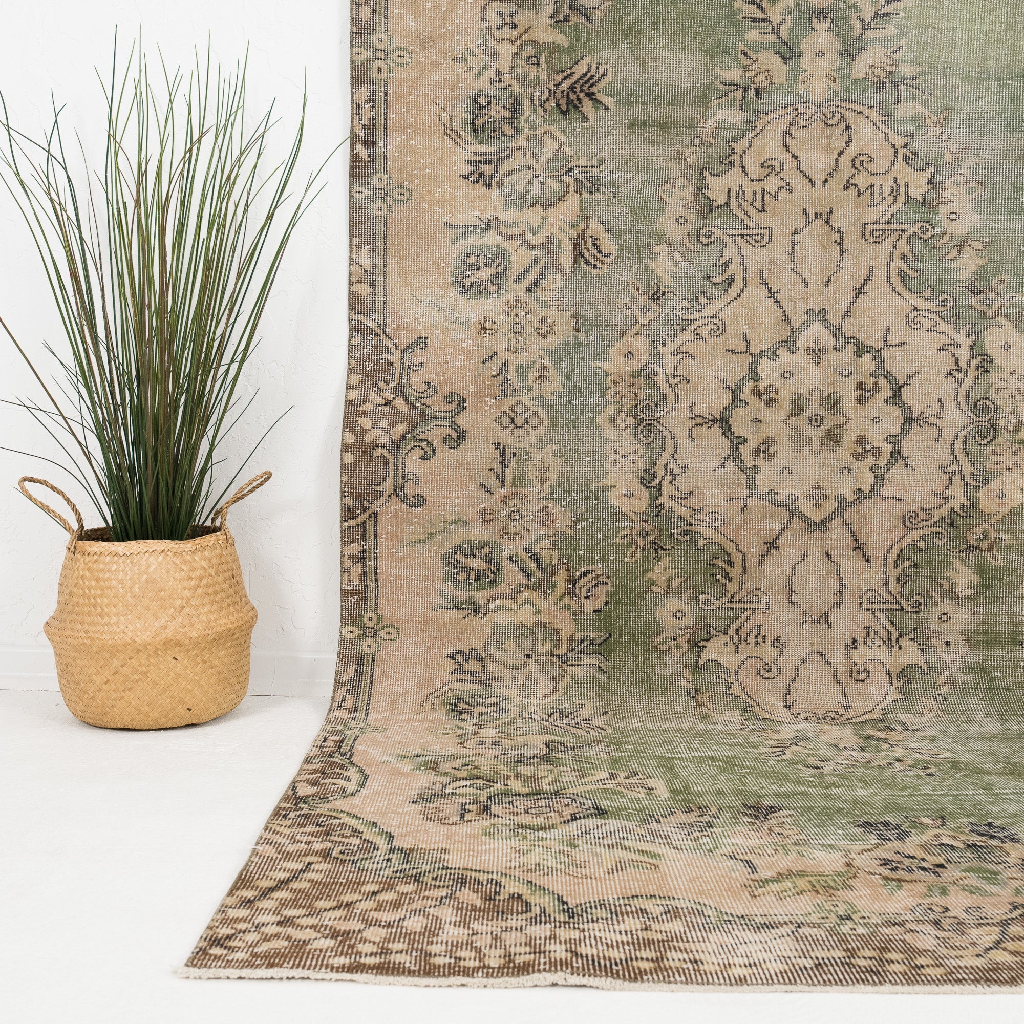 Kelindra - Vintage Turkish Area Rug