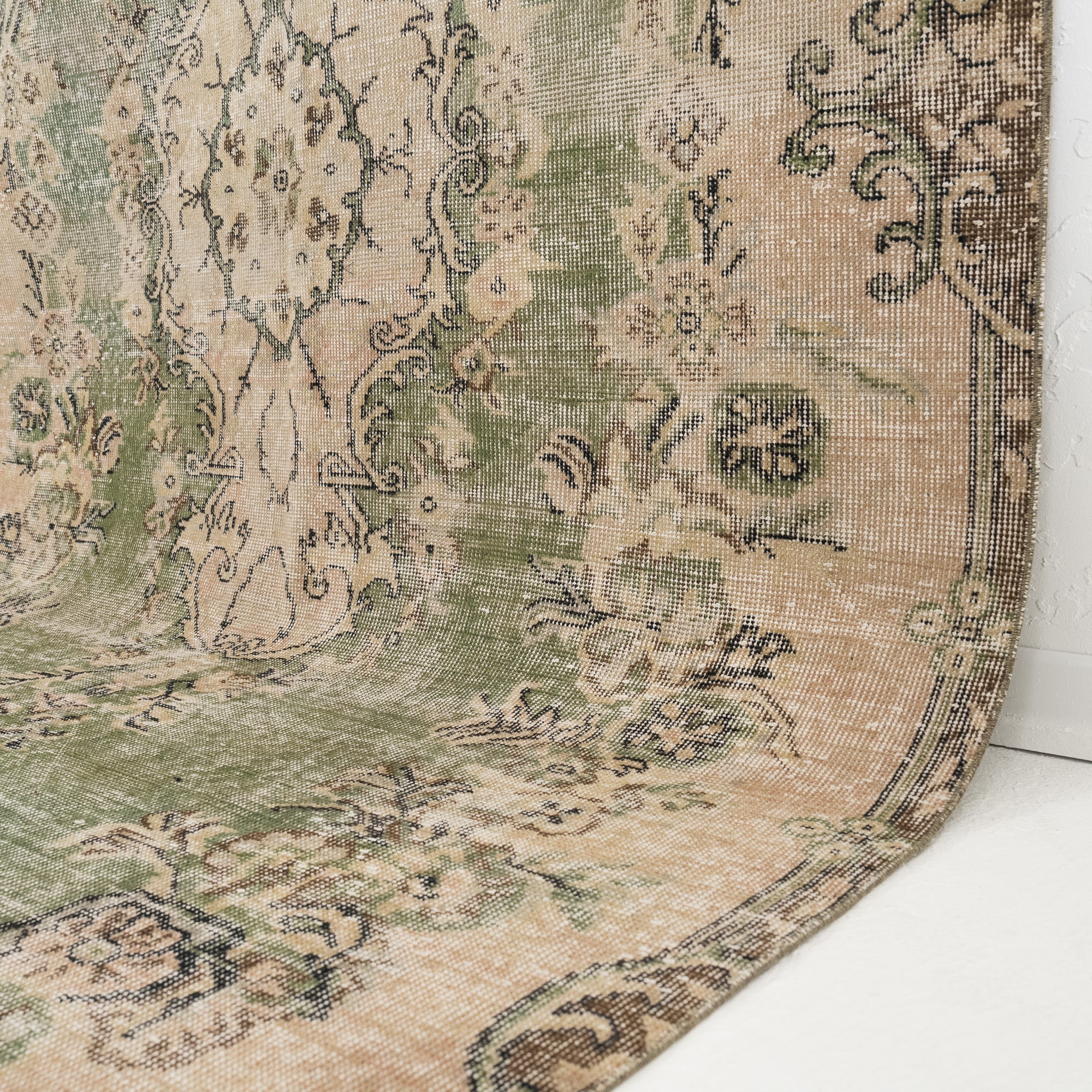 Kelindra - Vintage Turkish Area Rug